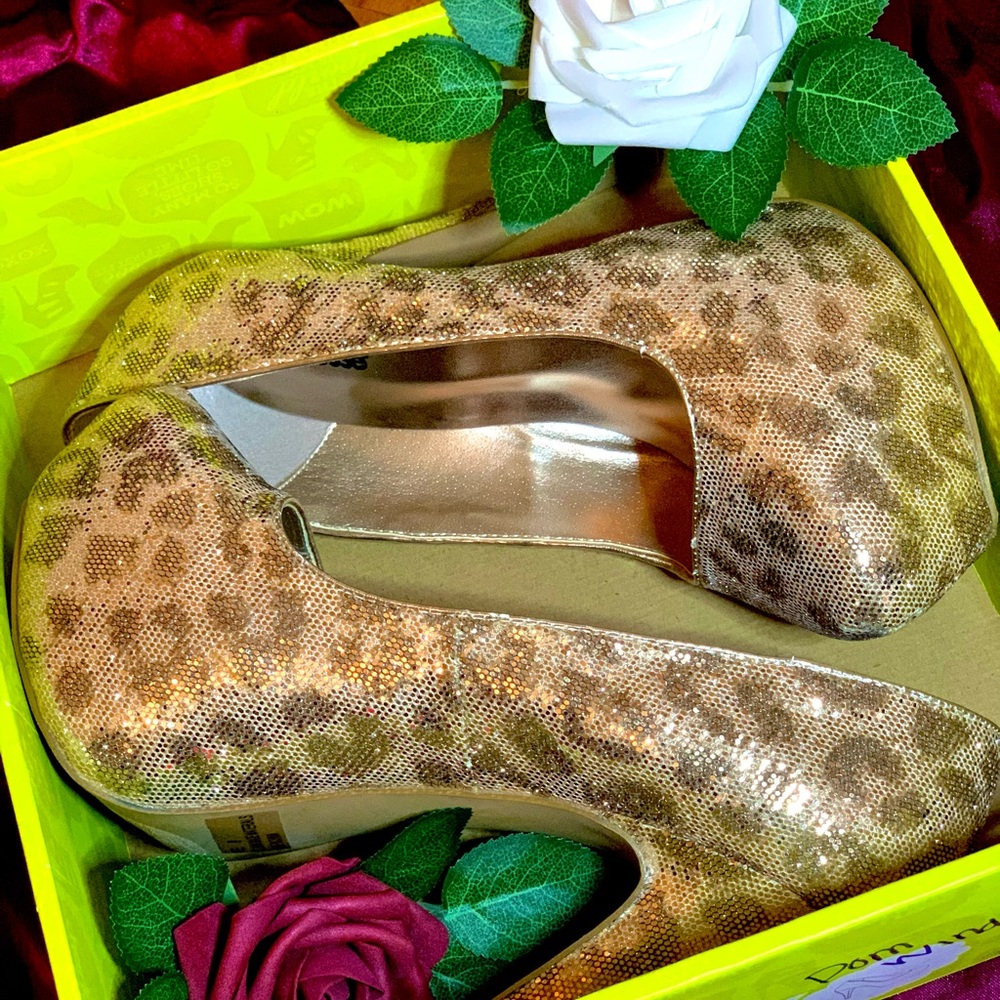 Pumps - Picture 2 of 6